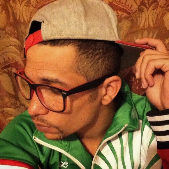 Meet your Posher, Michael LRG-Rep - Picture 5 of 12